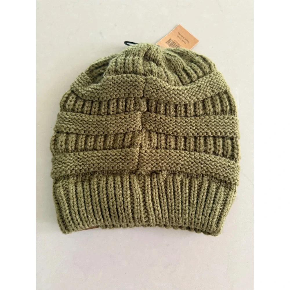 C.C Beanie Women‎ Olive Green Cable Knit Slouchy Winter Hat Logo Patch NEW